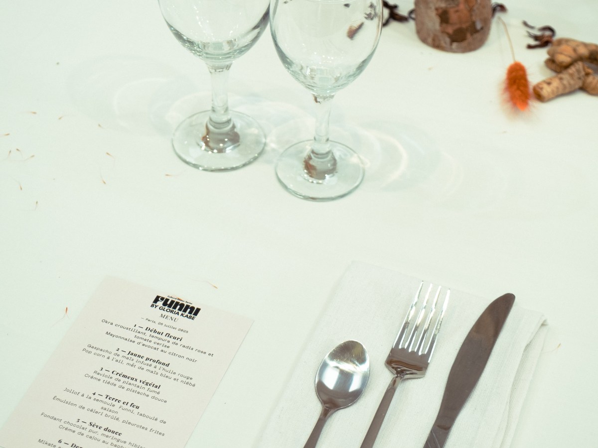 Quand la table devient mémoire : la nourriture traditionnelle comme fil de&nbsp;transmission